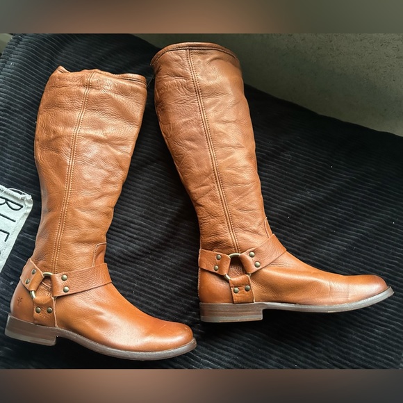 Frye Melissa Button Inside Zip Leather Boot COGNAC/BROWN Color NEW - Picture 12 of 12